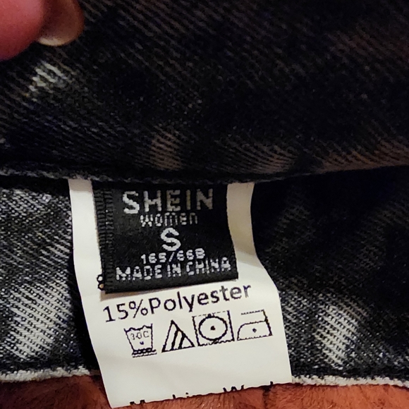 Shorts - Picture 3 of 3